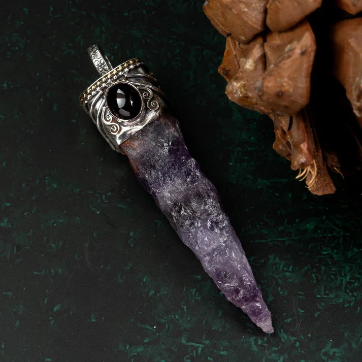 Amethyst Point Pendant with Garnet – Spiritual Focus & Energy Amplifier