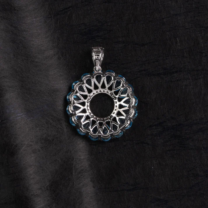 Blue Topaz Halo Circle Silver Pendant – Clarity & Expression